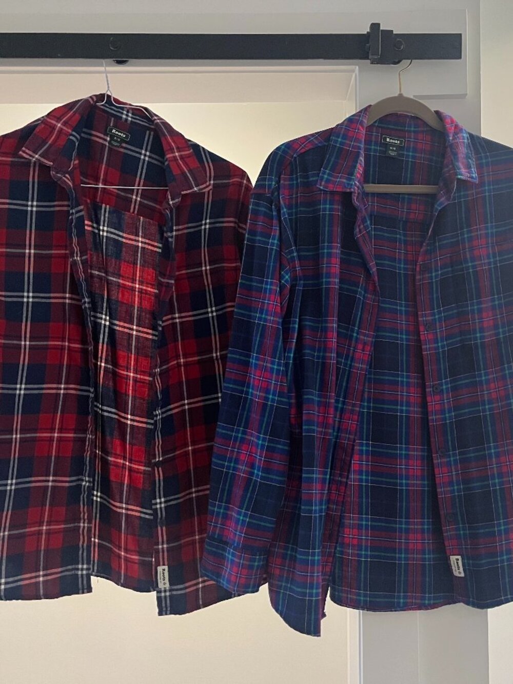 2 Roots Cotton-Blend Flannel Long Sleeve Shirts (Size M)